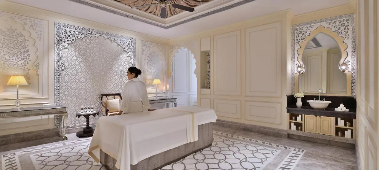 ***** Resort Raffles Udaipur Hotel India