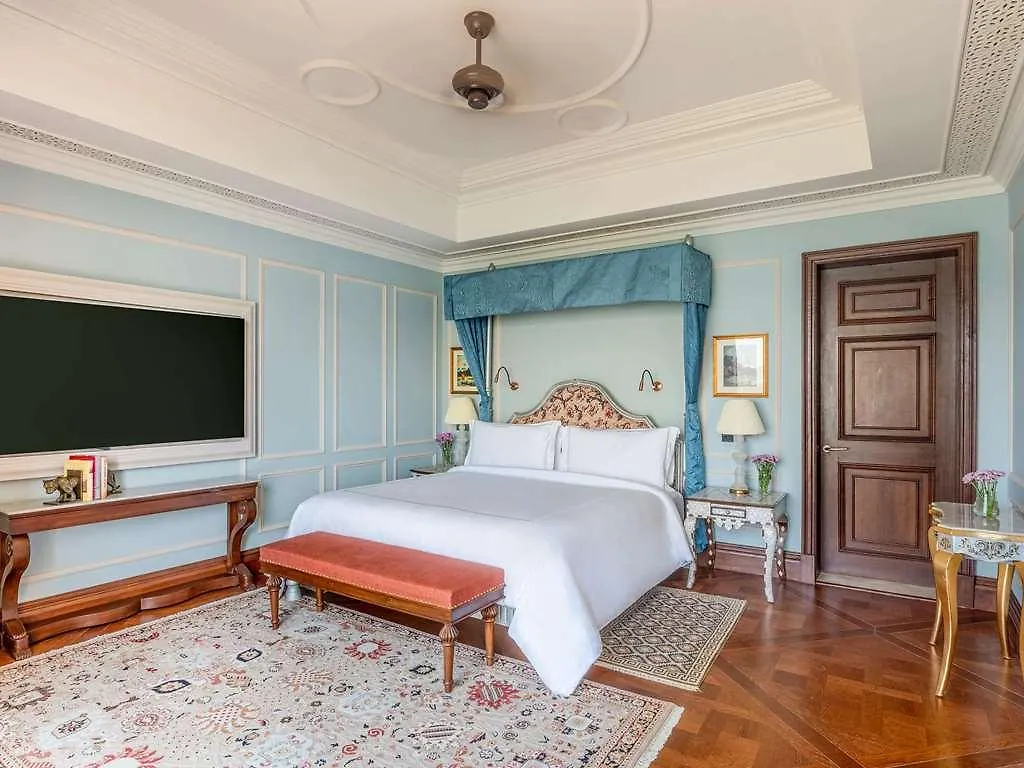 ***** Resort Raffles Udaipur Hotel India